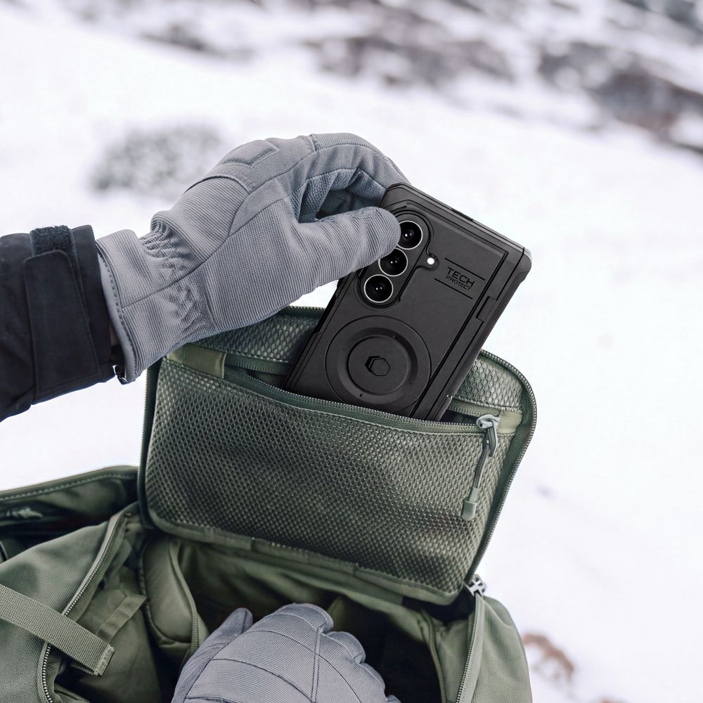 Dėklas Tech-Protect Kevlar Pro MagSafe Galaxy Z Fold 8 Ultra, juodas -- Galaxy Z Fold 8 Ultra