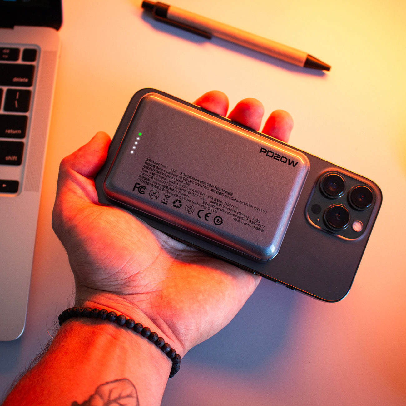 Dudao TGK1 išorinė baterija su MagSafe belaidžiu įkrovikliu 20W 10000mAh juoda (TGK1-black)